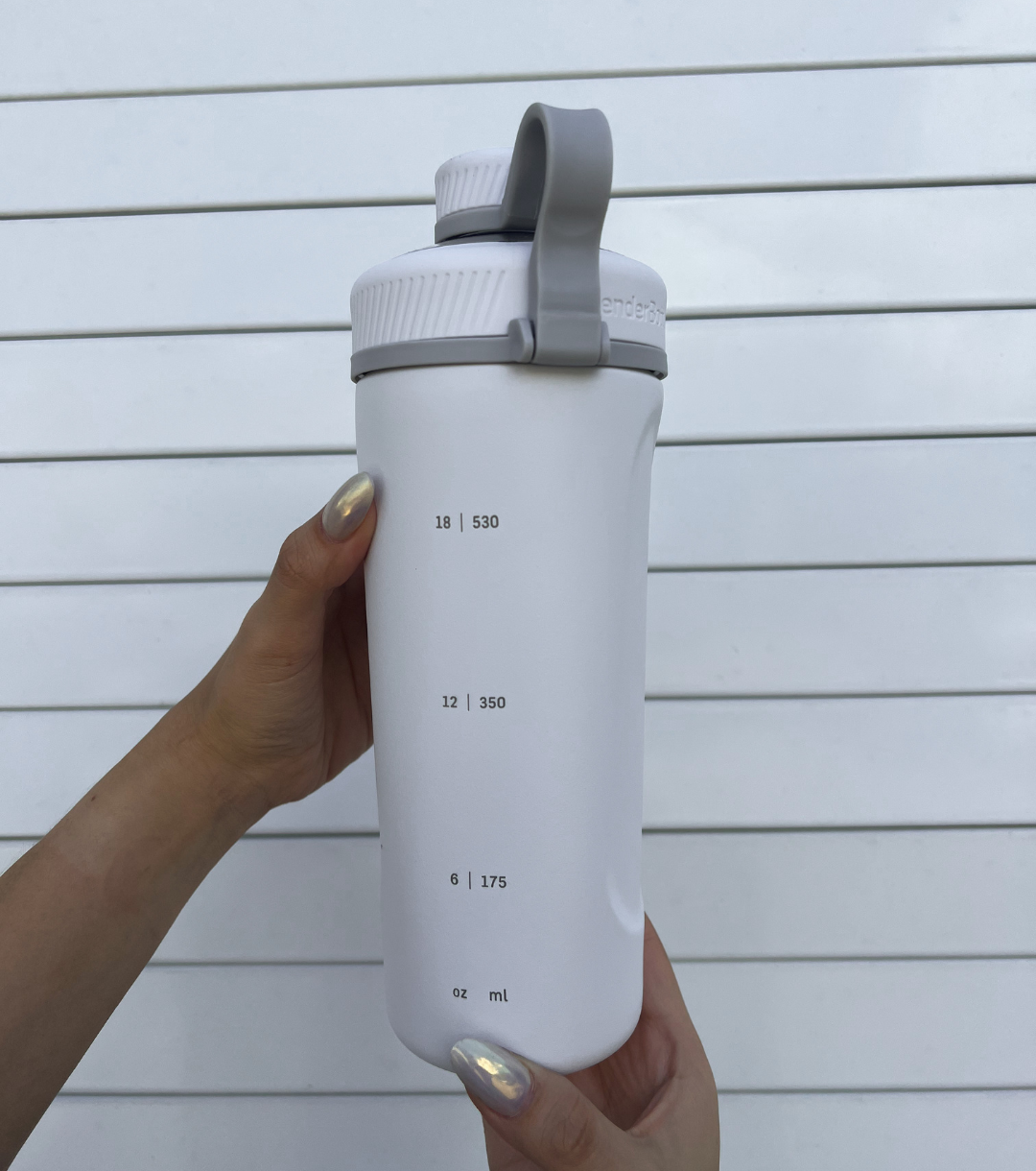BlenderBottle Radian 26 oz White Shaker Cup with Wide Mouth and